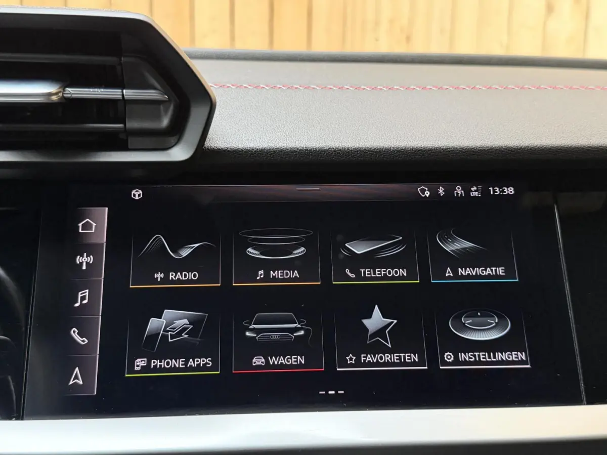 45 TFSI e S edition Competition SoH 93,33% | Apple CarPlay/Android Auto | Cruise & climate control | Lichtmetalen velgen | Leren bekleding | Navigatiesysteem | Parkeersensoren achter | Stoel