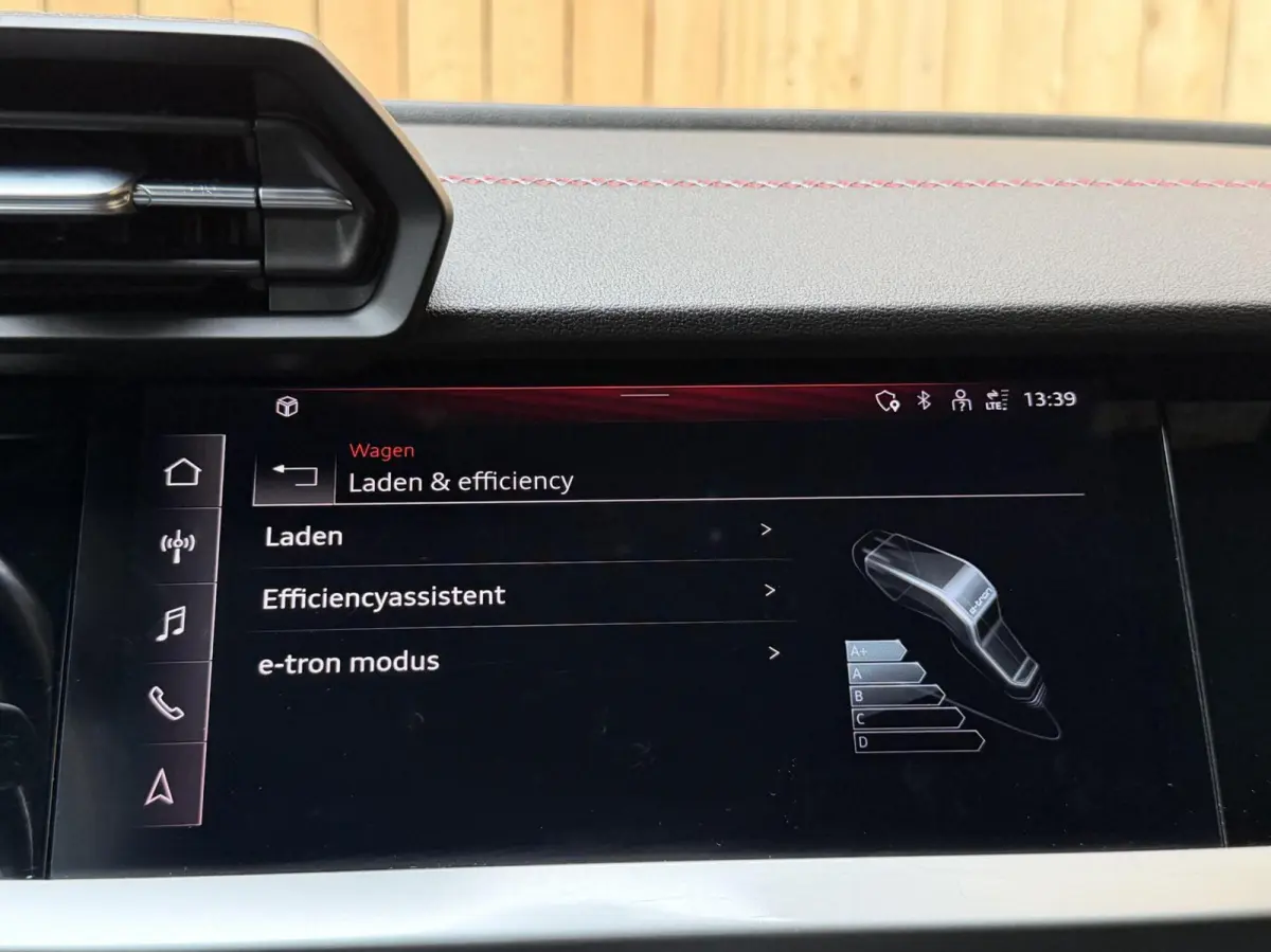 45 TFSI e S edition Competition SoH 93,33% | Apple CarPlay/Android Auto | Cruise & climate control | Lichtmetalen velgen | Leren bekleding | Navigatiesysteem | Parkeersensoren achter | Stoel