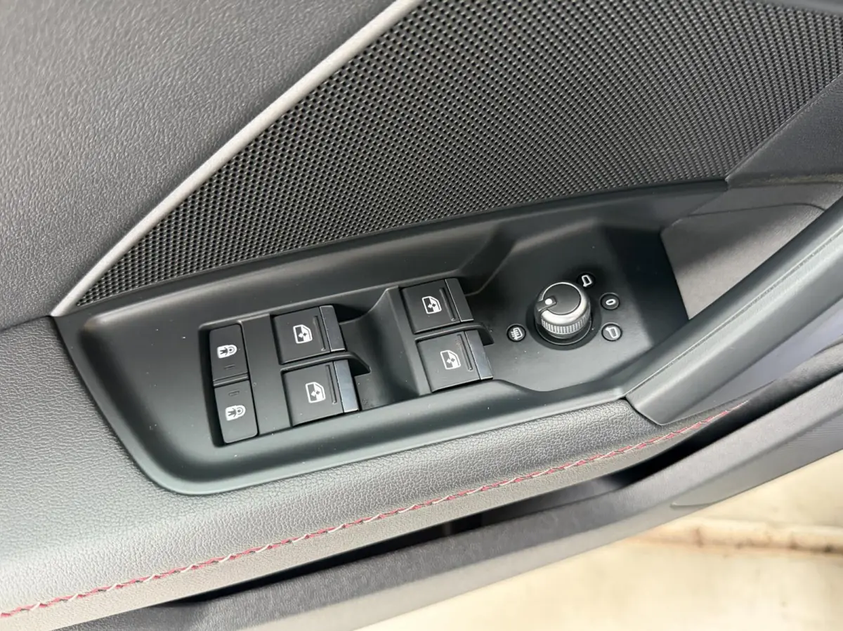45 TFSI e S edition Competition SoH 93,33% | Apple CarPlay/Android Auto | Cruise & climate control | Lichtmetalen velgen | Leren bekleding | Navigatiesysteem | Parkeersensoren achter | Stoel