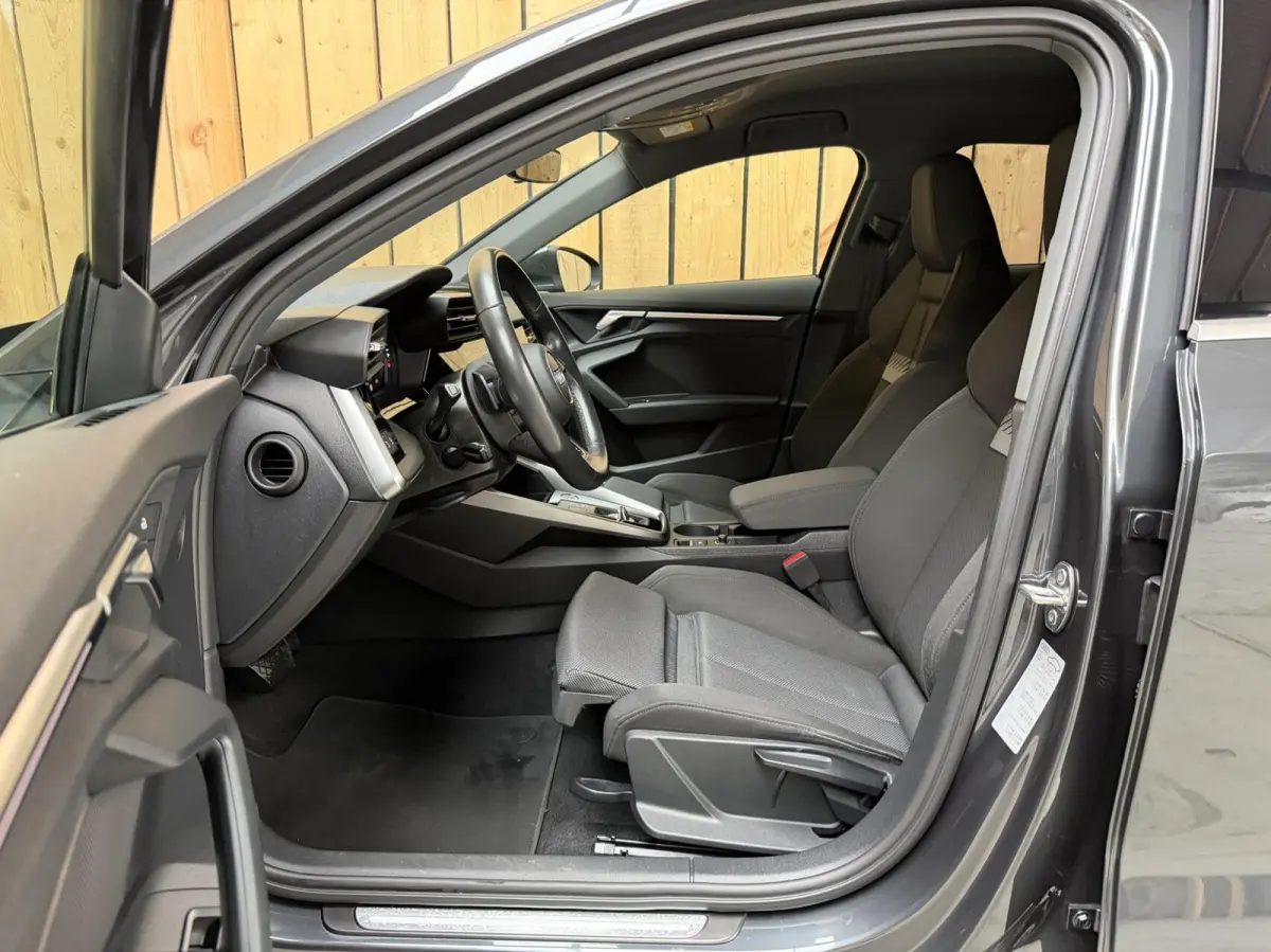 40 TFSI e Advanced edition SoH 97,6% | Apple CarPlay/Android Auto | Cruise & climate control | LED verlichting | Navigatiesysteem | Sfeerverlichting | Sportstoelen | Parkeersensoren achter |
