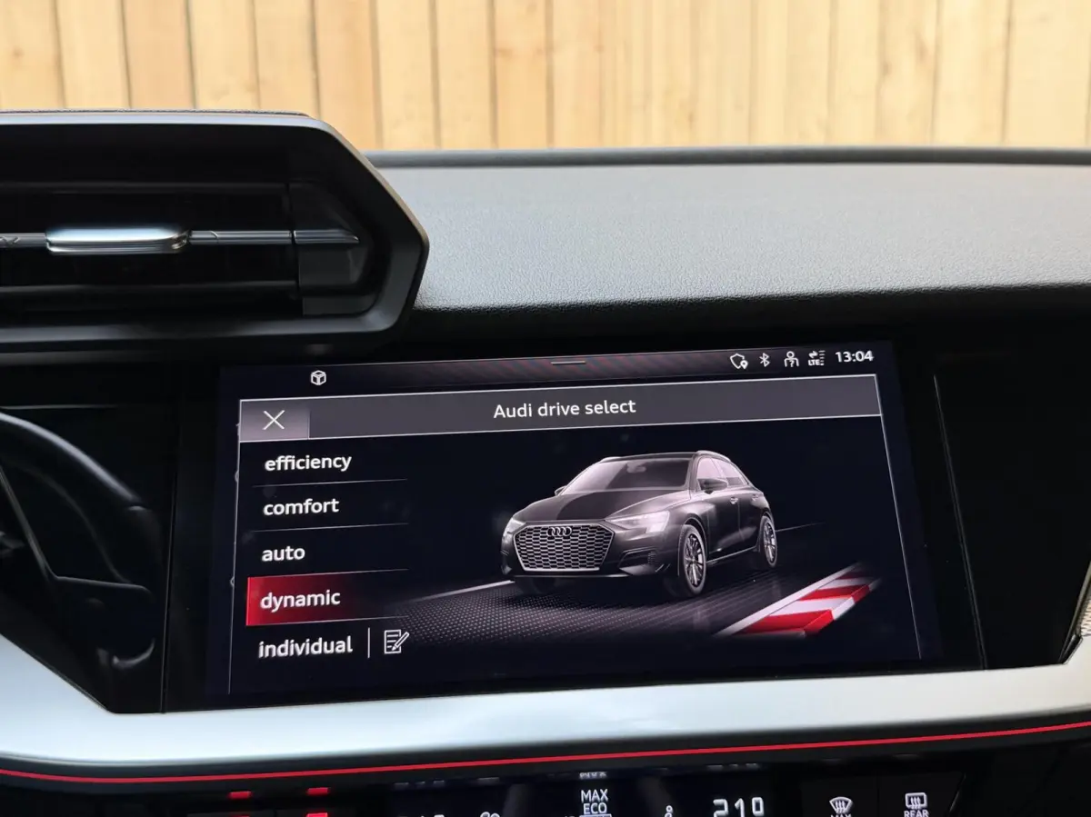 40 TFSI e Advanced edition SoH 97,6% | Apple CarPlay/Android Auto | Cruise & climate control | LED verlichting | Navigatiesysteem | Sfeerverlichting | Sportstoelen | Parkeersensoren achter |