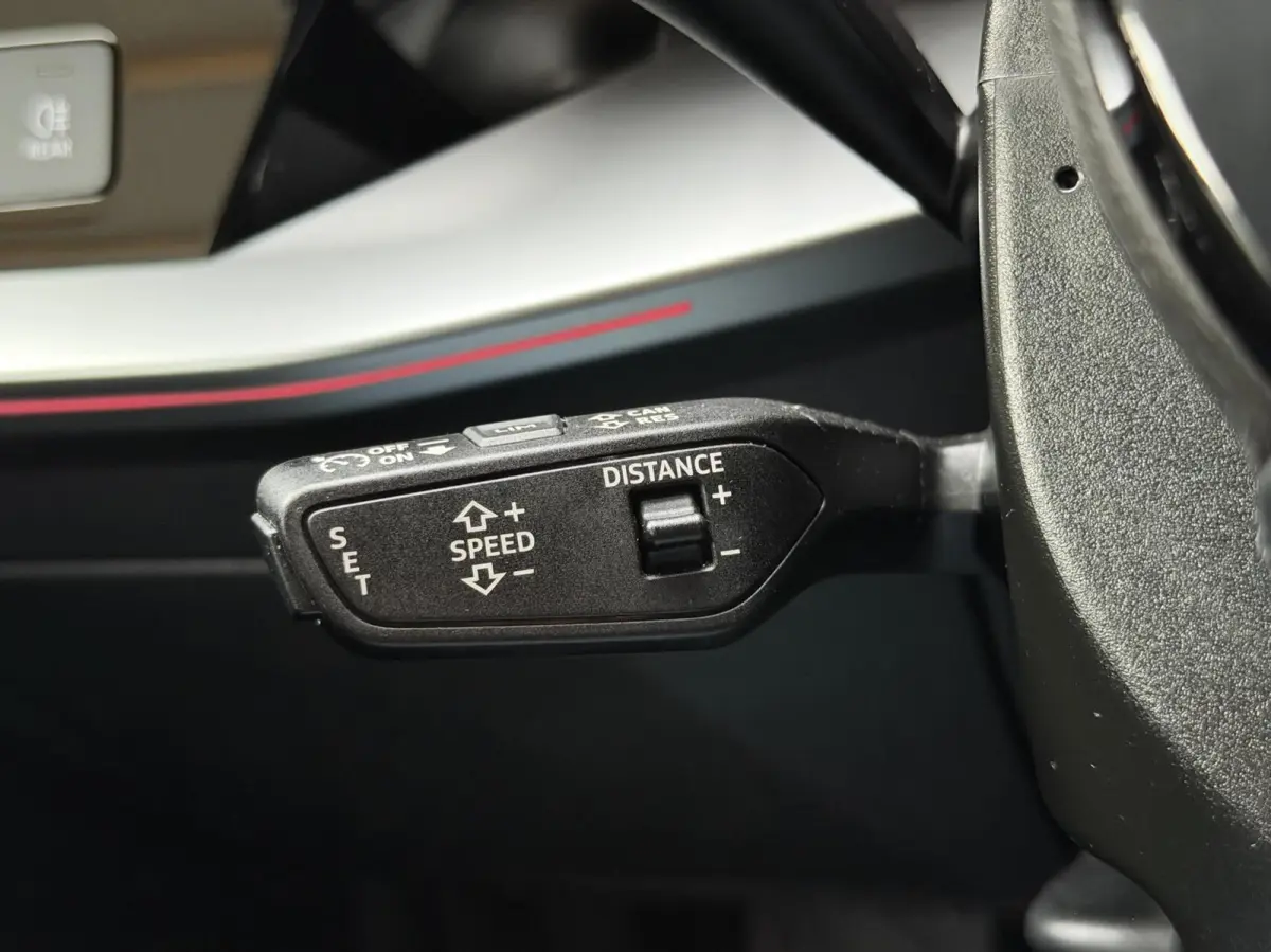 40 TFSI e Advanced edition SoH 97,6% | Apple CarPlay/Android Auto | Cruise & climate control | LED verlichting | Navigatiesysteem | Sfeerverlichting | Sportstoelen | Parkeersensoren achter |