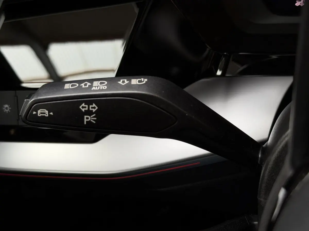 40 TFSI e Advanced edition SoH 97,6% | Apple CarPlay/Android Auto | Cruise & climate control | LED verlichting | Navigatiesysteem | Sfeerverlichting | Sportstoelen | Parkeersensoren achter |