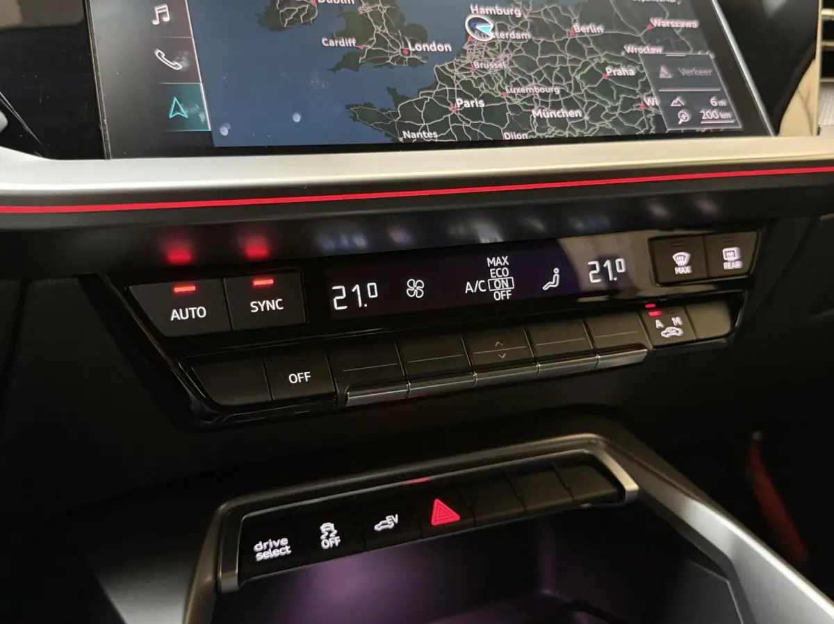 40 TFSI e Advanced edition SoH 97,6% | Apple CarPlay/Android Auto | Cruise & climate control | LED verlichting | Navigatiesysteem | Sfeerverlichting | Sportstoelen | Parkeersensoren achter |