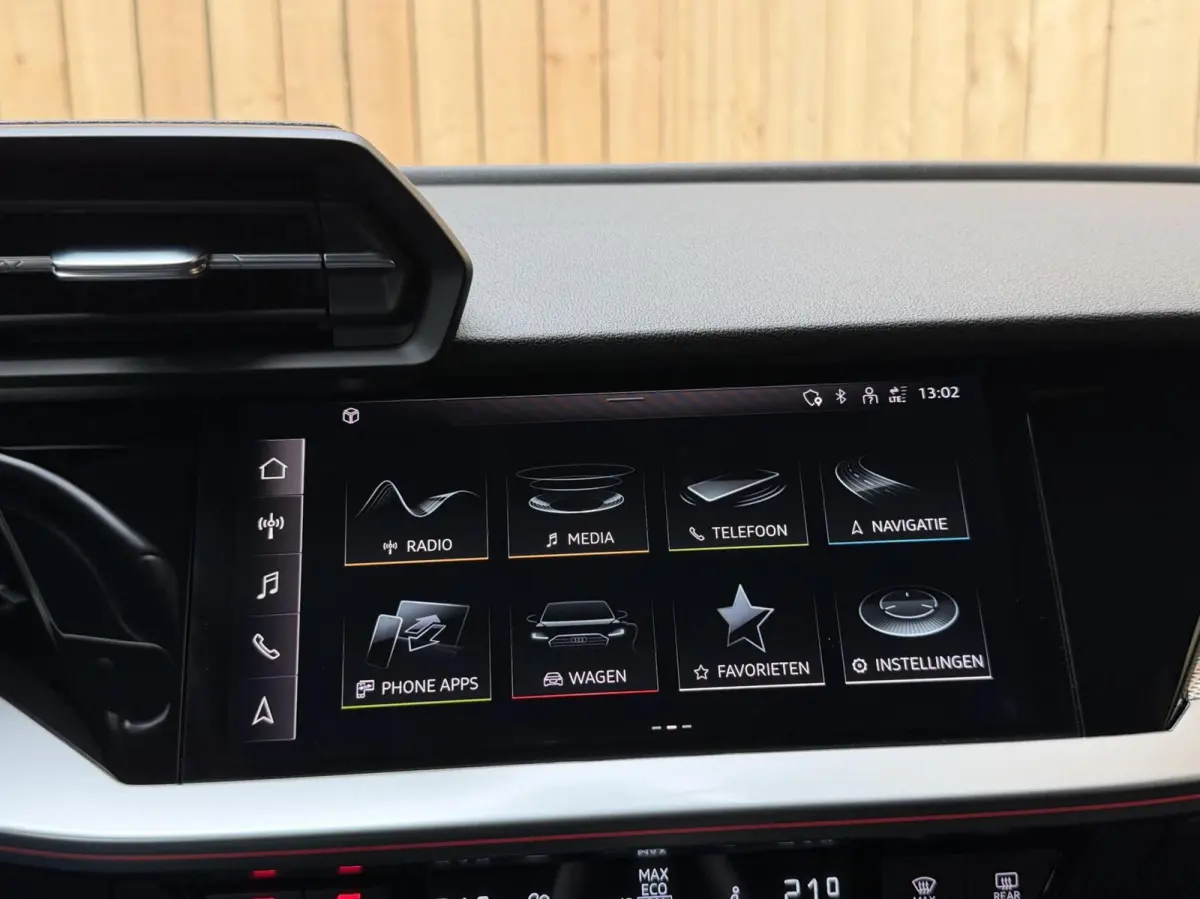 40 TFSI e Advanced edition SoH 97,6% | Apple CarPlay/Android Auto | Cruise & climate control | LED verlichting | Navigatiesysteem | Sfeerverlichting | Sportstoelen | Parkeersensoren achter |