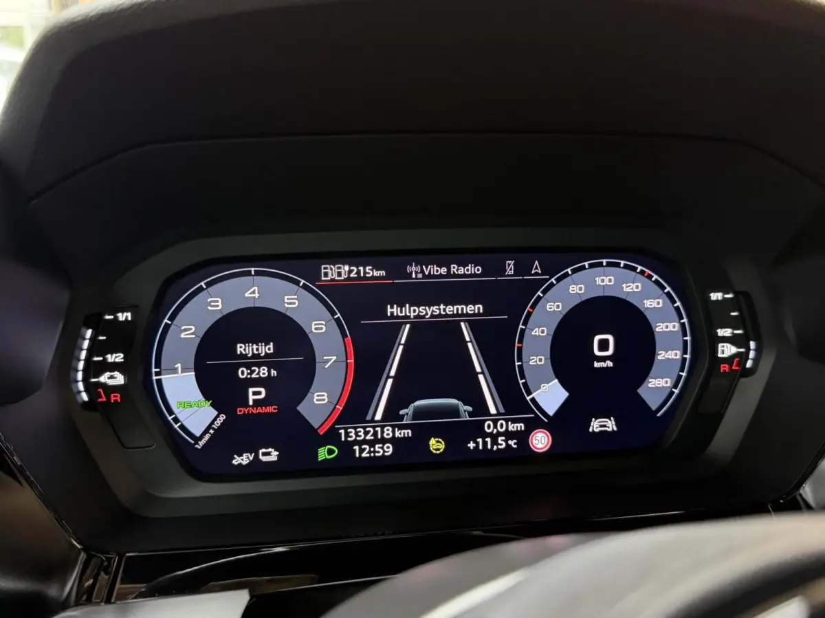 40 TFSI e Advanced edition SoH 97,6% | Apple CarPlay/Android Auto | Cruise & climate control | LED verlichting | Navigatiesysteem | Sfeerverlichting | Sportstoelen | Parkeersensoren achter |