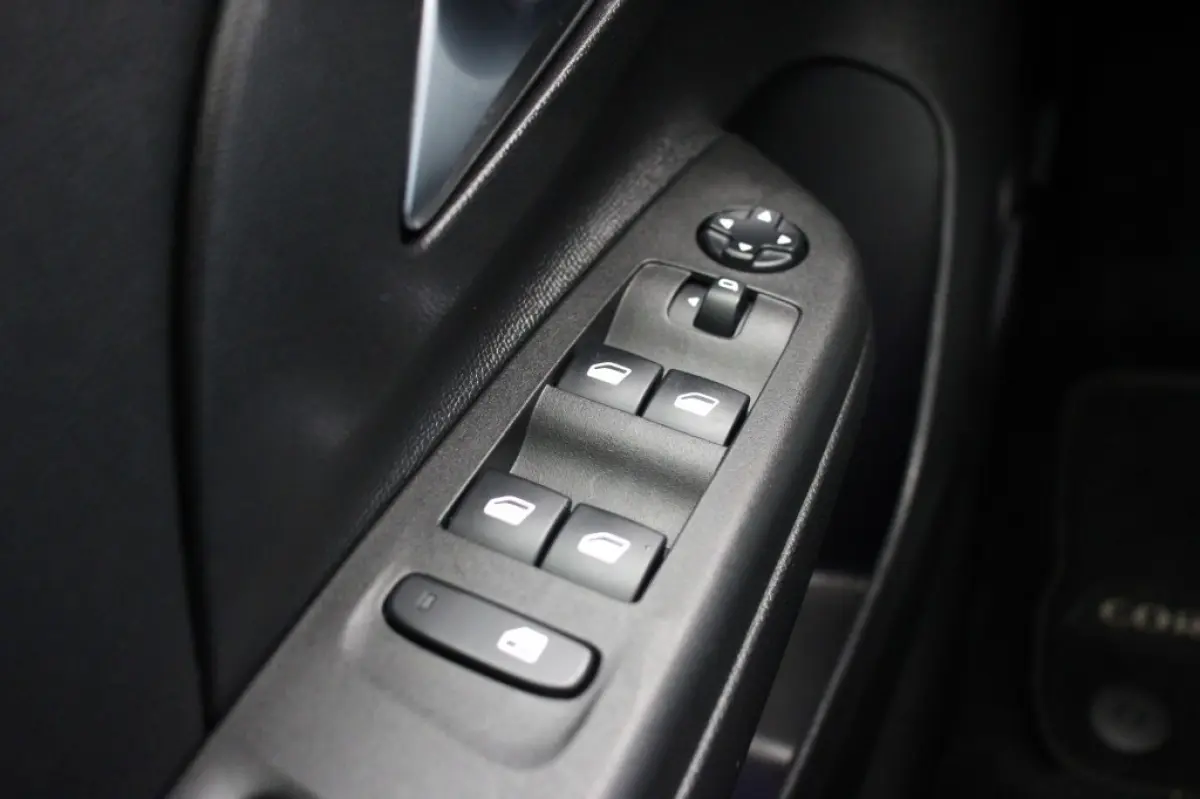 Elegance 50 kWh - Carplay, Cruise, Clima, Half Leer, SOH 89,06%