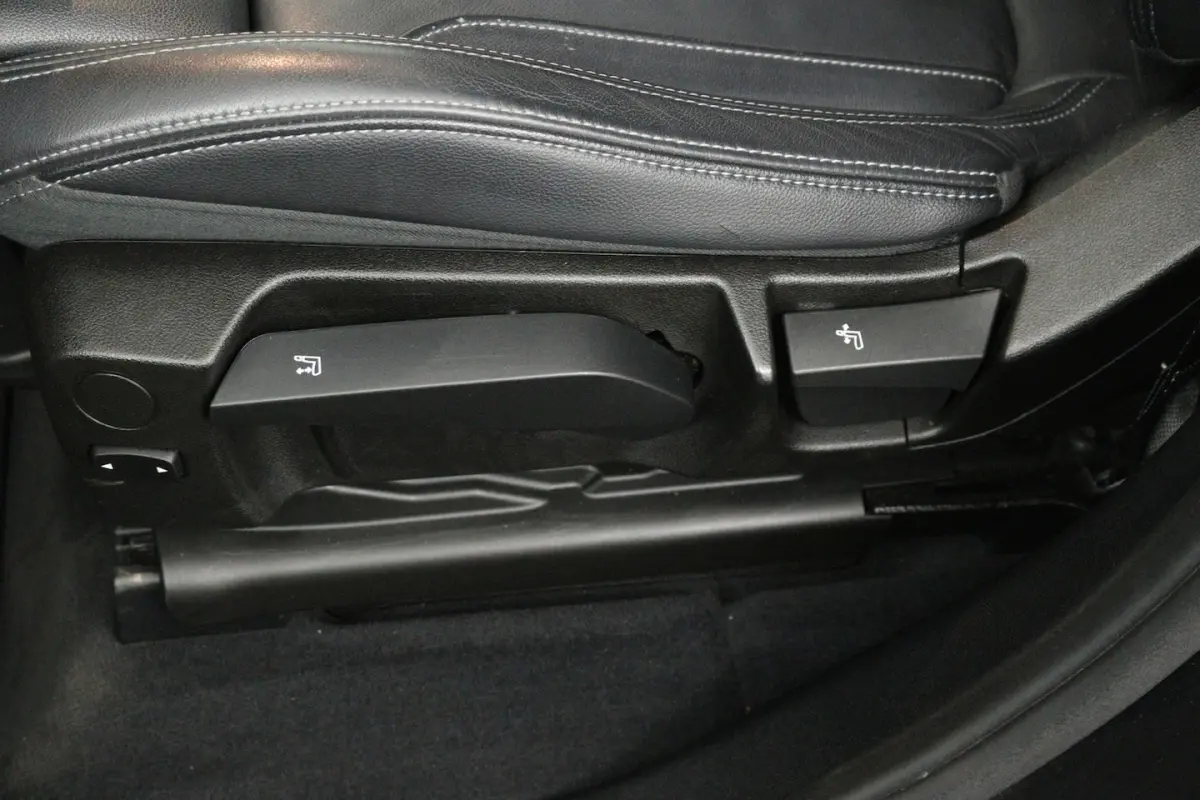 XDrive20i High Executive (PANORAMADAK, DIGITALE COCKPIT, STOELVERWARMING, NAVIGATIE)