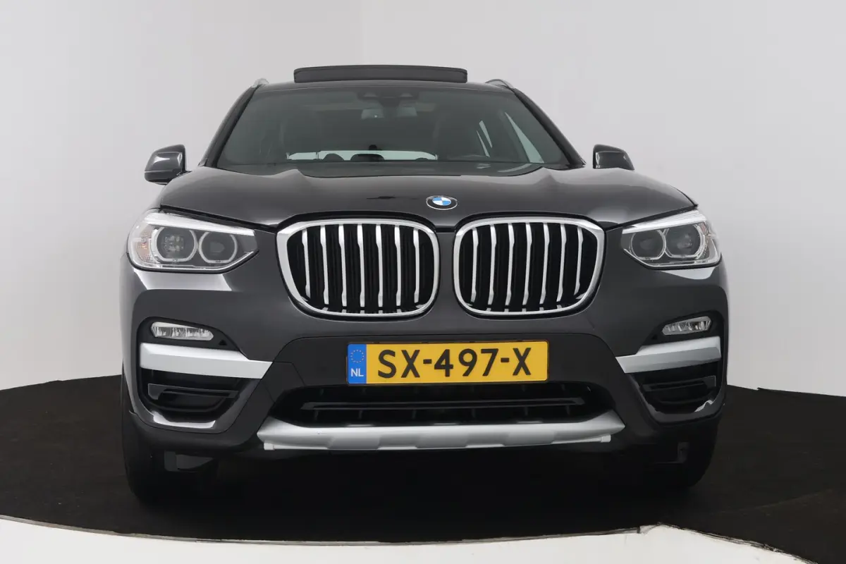 XDrive20i High Executive (PANORAMADAK, DIGITALE COCKPIT, STOELVERWARMING, NAVIGATIE)