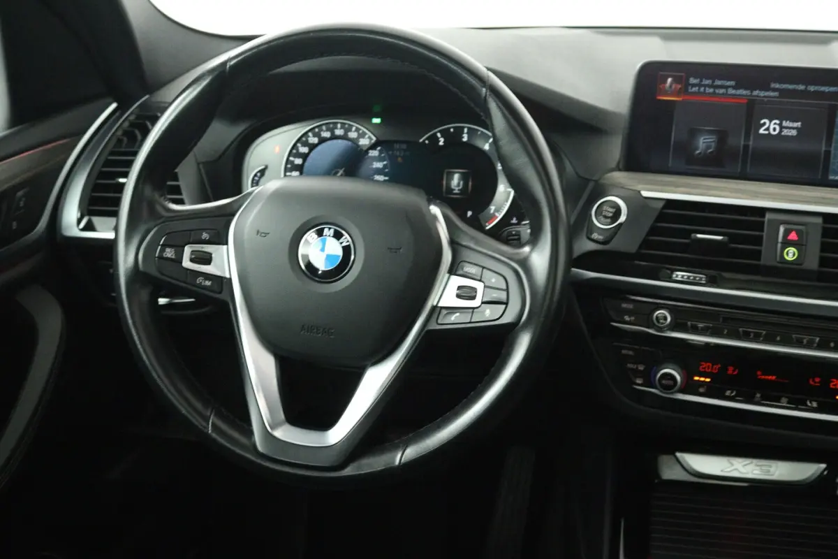 XDrive20i High Executive (PANORAMADAK, DIGITALE COCKPIT, STOELVERWARMING, NAVIGATIE)