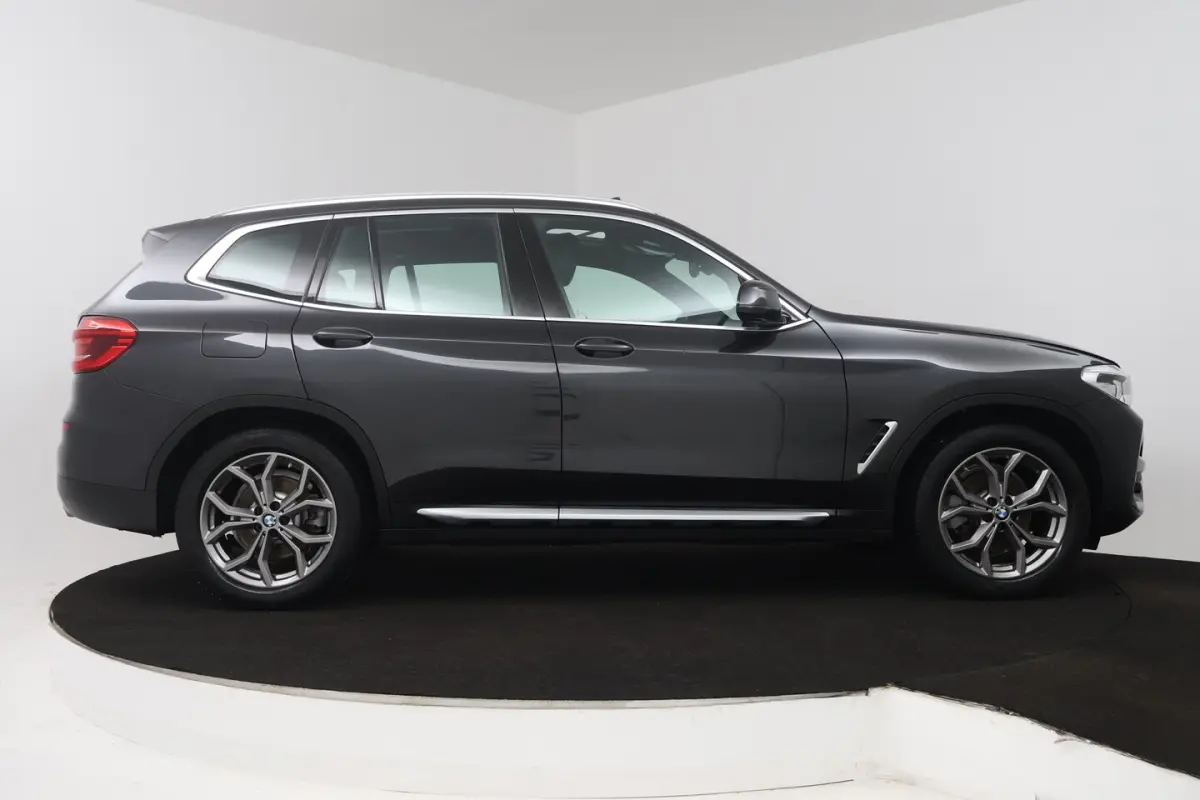 XDrive20i High Executive (PANORAMADAK, DIGITALE COCKPIT, STOELVERWARMING, NAVIGATIE)