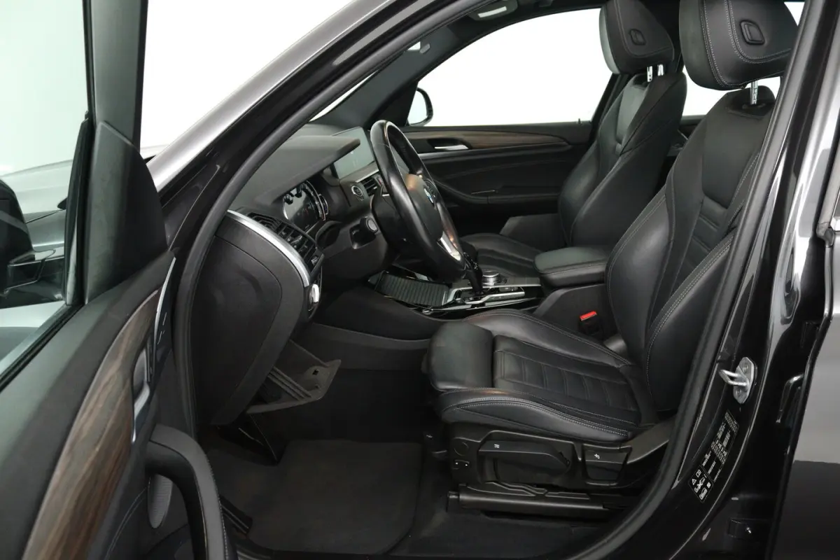 XDrive20i High Executive (PANORAMADAK, DIGITALE COCKPIT, STOELVERWARMING, NAVIGATIE)