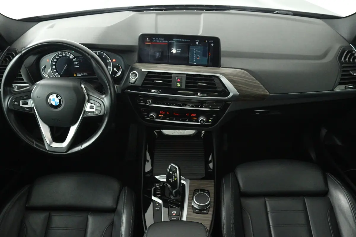 XDrive20i High Executive (PANORAMADAK, DIGITALE COCKPIT, STOELVERWARMING, NAVIGATIE)