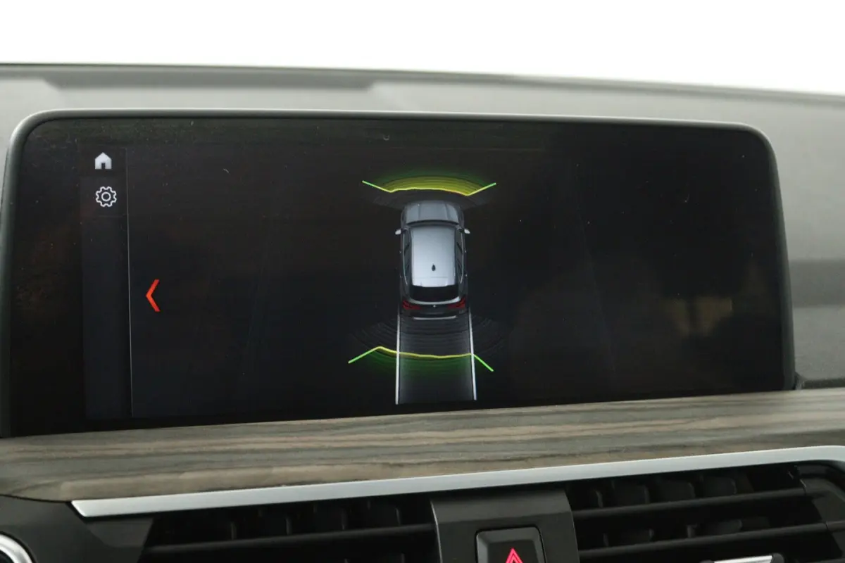 XDrive20i High Executive (PANORAMADAK, DIGITALE COCKPIT, STOELVERWARMING, NAVIGATIE)