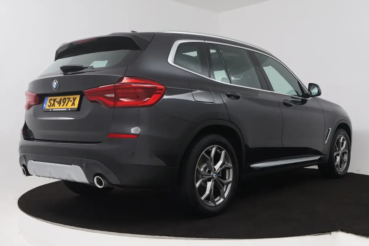 XDrive20i High Executive (PANORAMADAK, DIGITALE COCKPIT, STOELVERWARMING, NAVIGATIE)