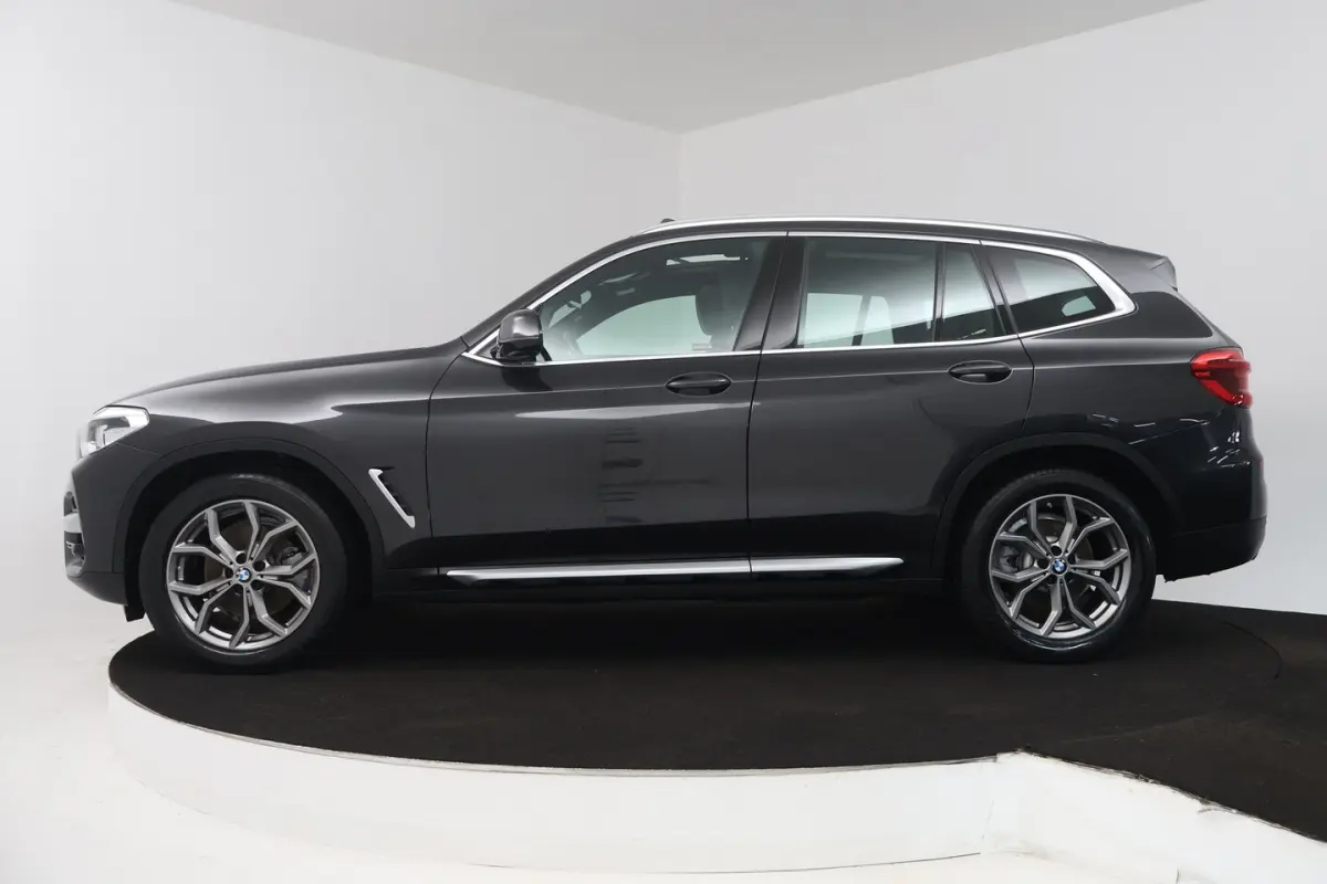 XDrive20i High Executive (PANORAMADAK, DIGITALE COCKPIT, STOELVERWARMING, NAVIGATIE)