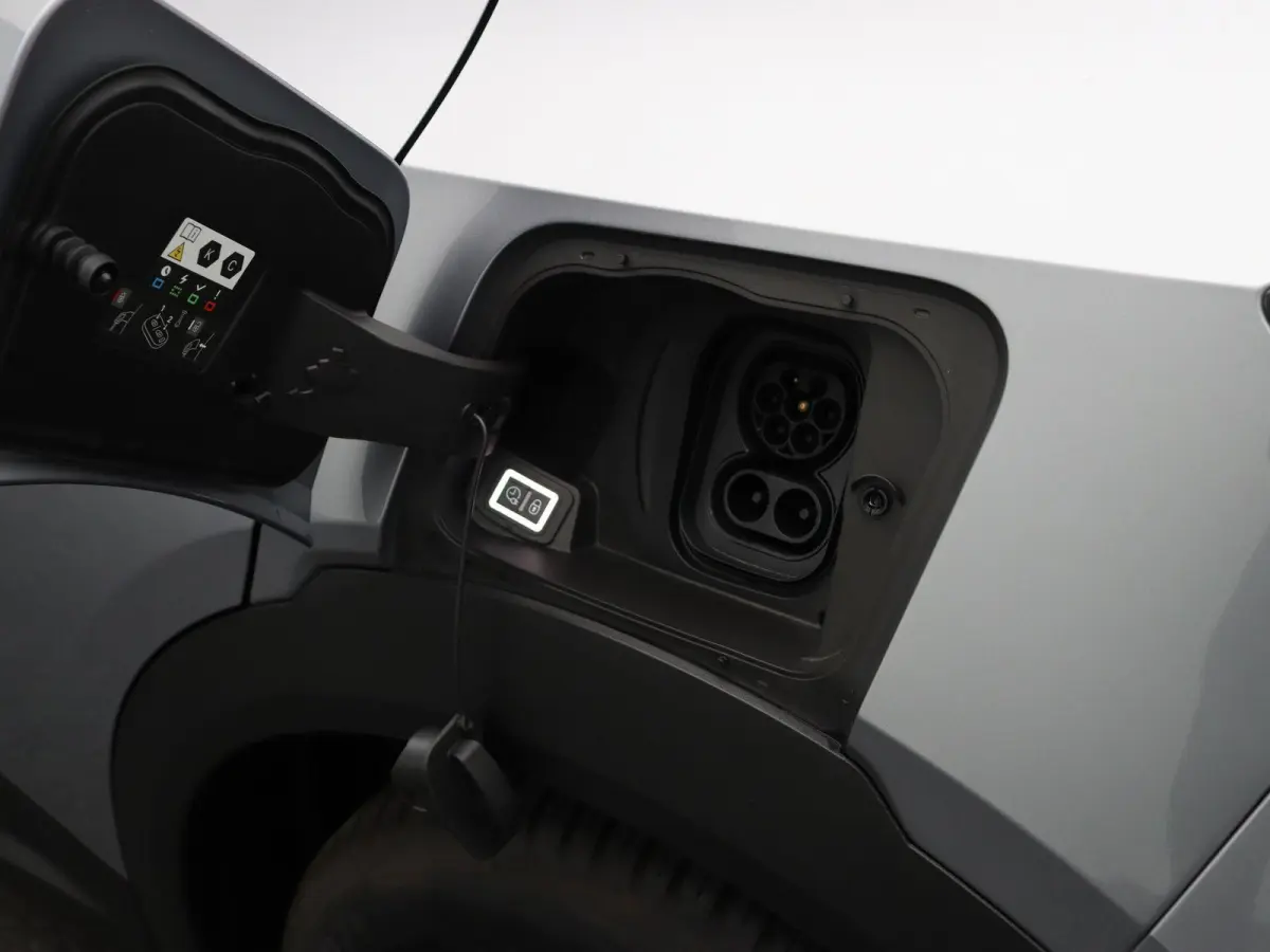 GS Line 50-kWh 11kw bl. | 11 kW 3-fase laden | Cruise control | Achteruitrijcamera | Climate control | Navigatie | Keyless | LED verlichting |
