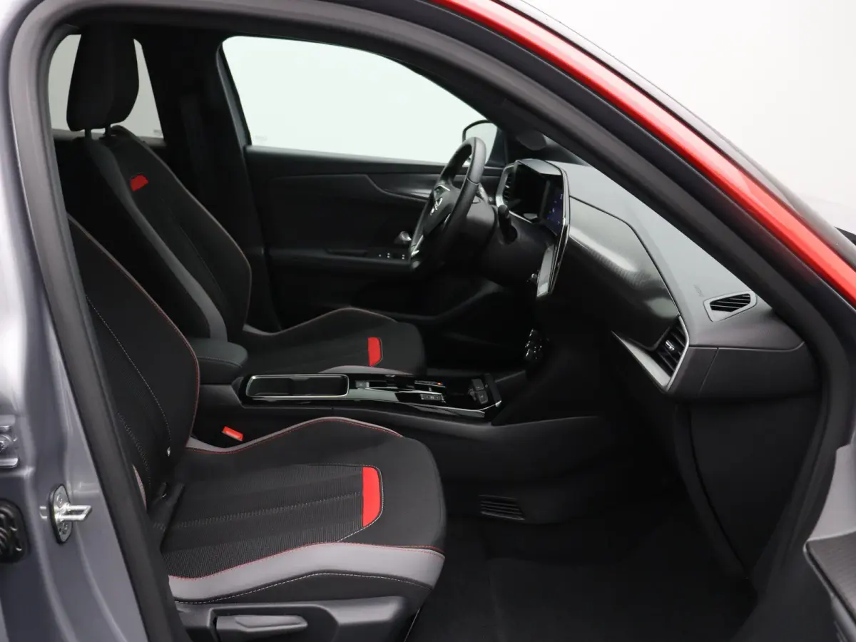 GS Line 50-kWh 11kw bl. | 11 kW 3-fase laden | Cruise control | Achteruitrijcamera | Climate control | Navigatie | Keyless | LED verlichting |