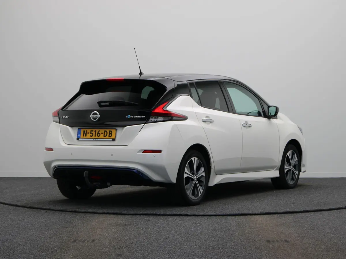 e+ N-Connecta 62 kWh | Stoelverwarming voor & achter | Stuurverwarming | ProPILOT | Climate control | Apple CarPlay | DAB radio |