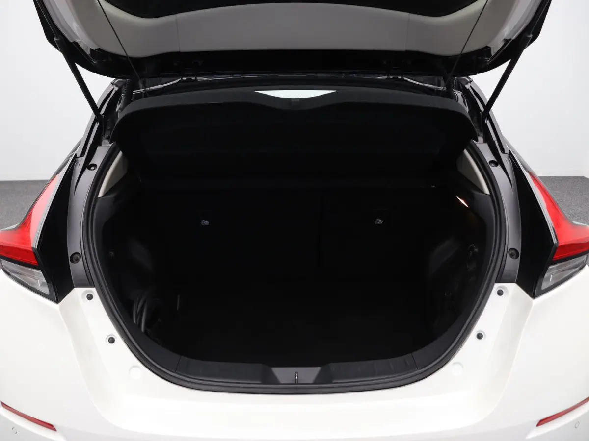 e+ N-Connecta 62 kWh | Stoelverwarming voor & achter | Stuurverwarming | ProPILOT | Climate control | Apple CarPlay | DAB radio |