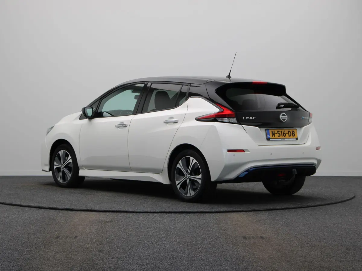 e+ N-Connecta 62 kWh | Stoelverwarming voor & achter | Stuurverwarming | ProPILOT | Climate control | Apple CarPlay | DAB radio |