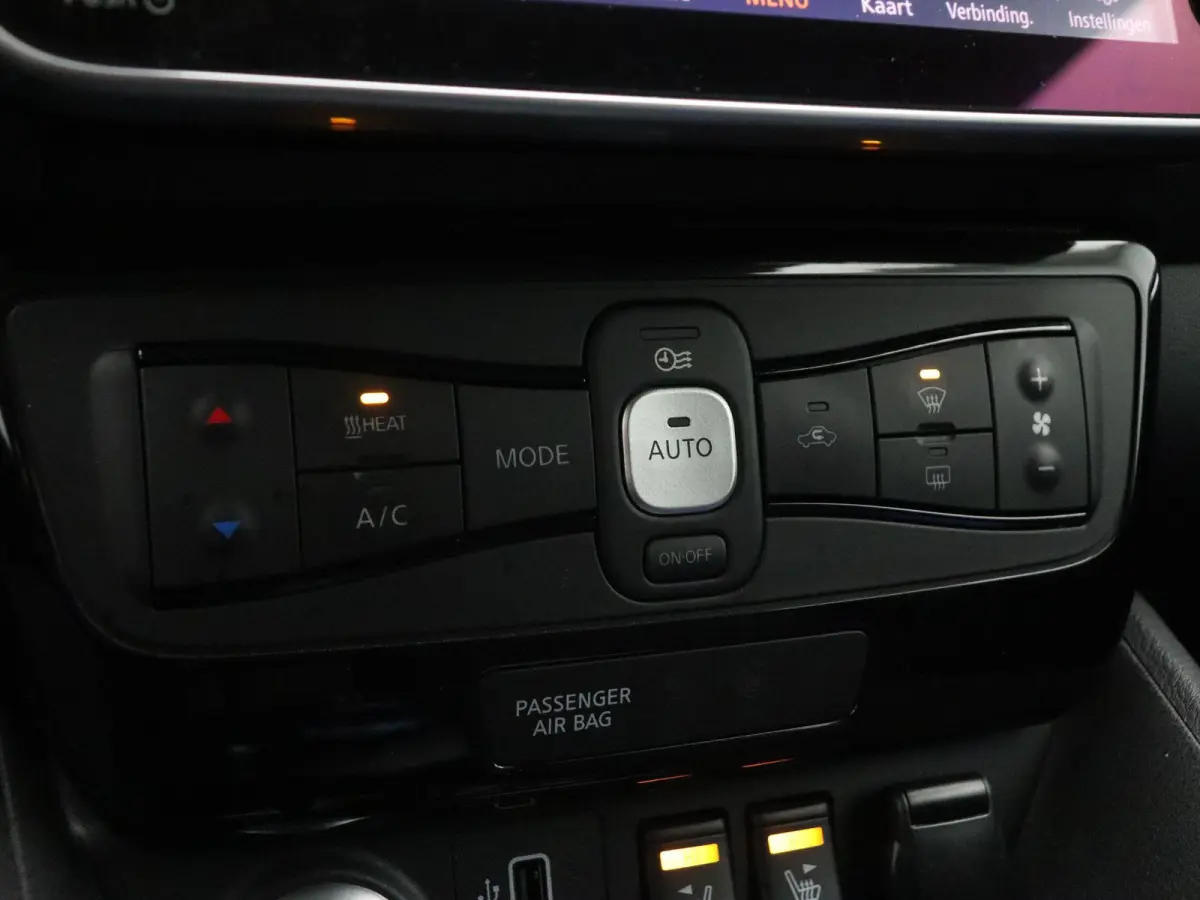 e+ N-Connecta 62 kWh | Stoelverwarming voor & achter | Stuurverwarming | ProPILOT | Climate control | Apple CarPlay | DAB radio |