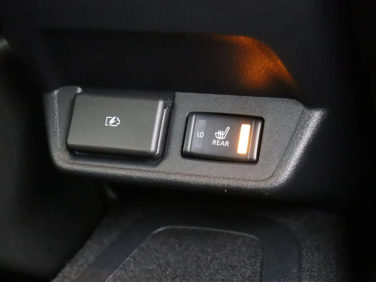 e+ N-Connecta 62 kWh | Stoelverwarming voor & achter | Stuurverwarming | ProPILOT | Climate control | Apple CarPlay | DAB radio |
