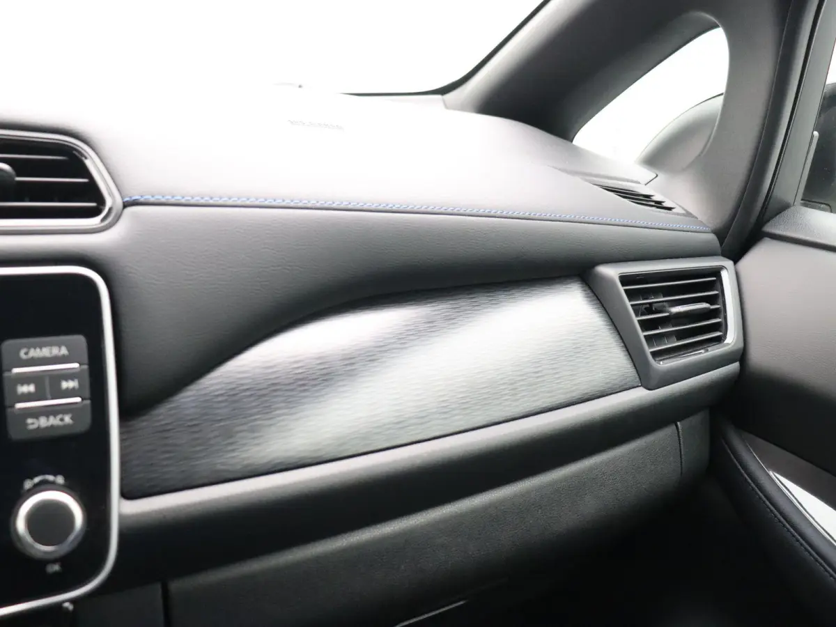 e+ N-Connecta 62 kWh | Stoelverwarming voor & achter | Stuurverwarming | ProPILOT | Climate control | Apple CarPlay | DAB radio |