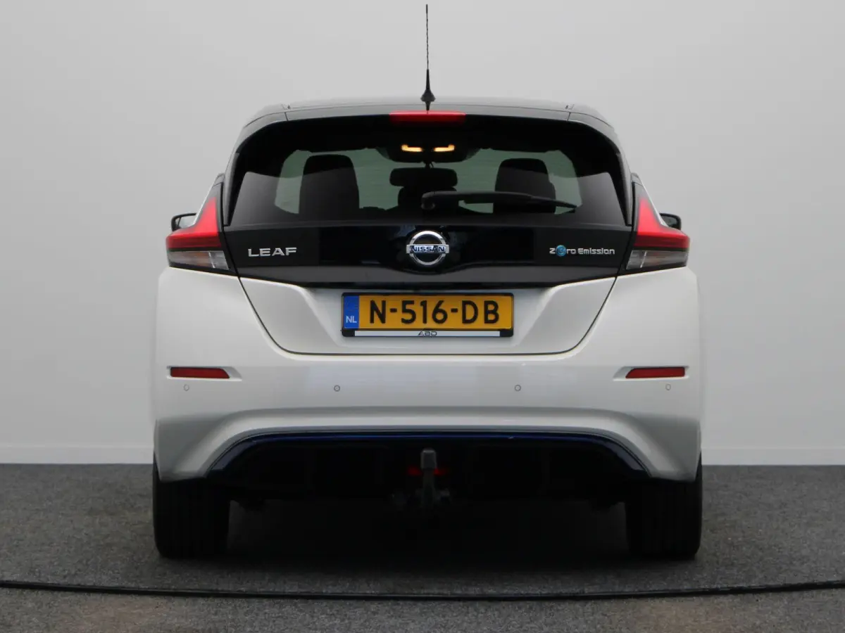 e+ N-Connecta 62 kWh | Stoelverwarming voor & achter | Stuurverwarming | ProPILOT | Climate control | Apple CarPlay | DAB radio |