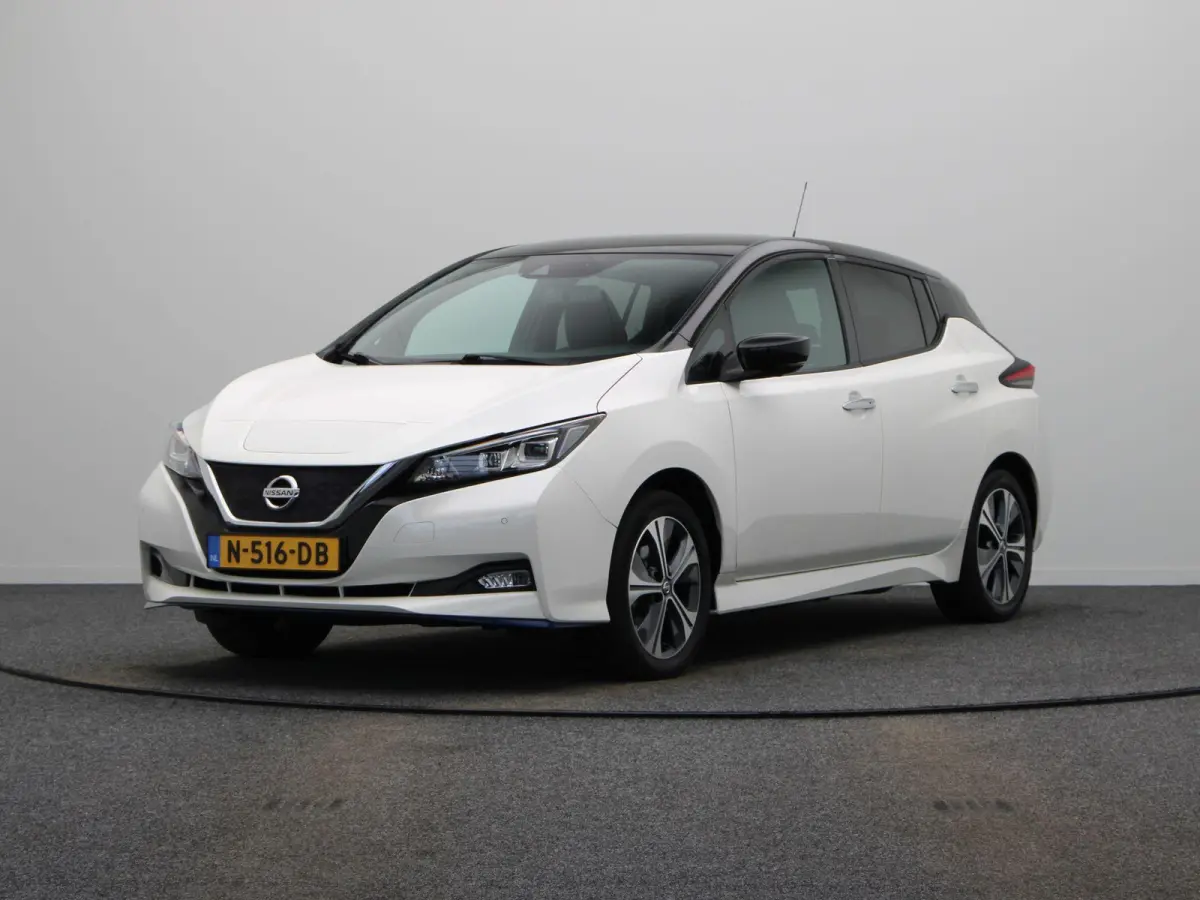 e+ N-Connecta 62 kWh | Stoelverwarming voor & achter | Stuurverwarming | ProPILOT | Climate control | Apple CarPlay | DAB radio |