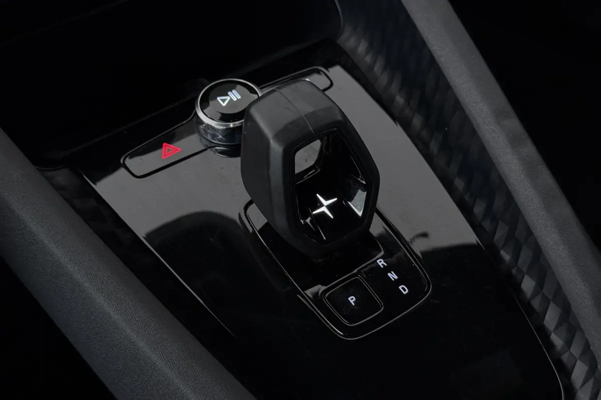 Standard Range Single Motor 63kWh (CAMERA, STOELVERWARMING, CARPLAY)