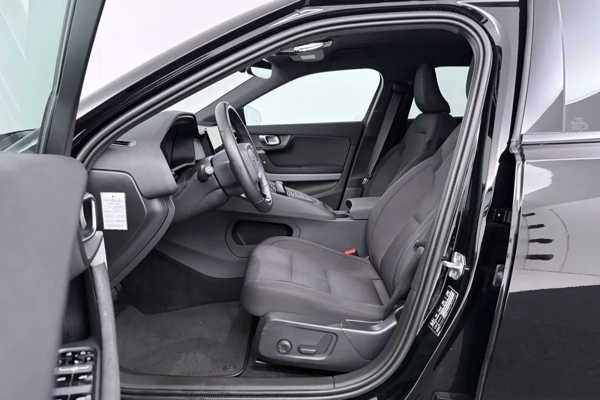 Standard Range Single Motor 63kWh (CAMERA, STOELVERWARMING, CARPLAY)