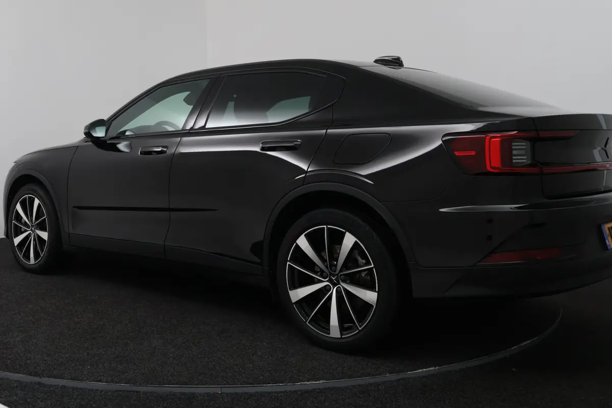 Standard Range Single Motor 63kWh (CAMERA, STOELVERWARMING, CARPLAY)