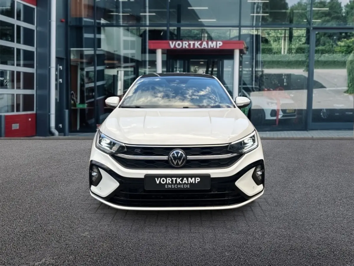 1.0 TSI DSG R-LINE PANO-DAK/CAMERA/ACC/IQ-LIGHTS/STOELVERW/CARPLAY