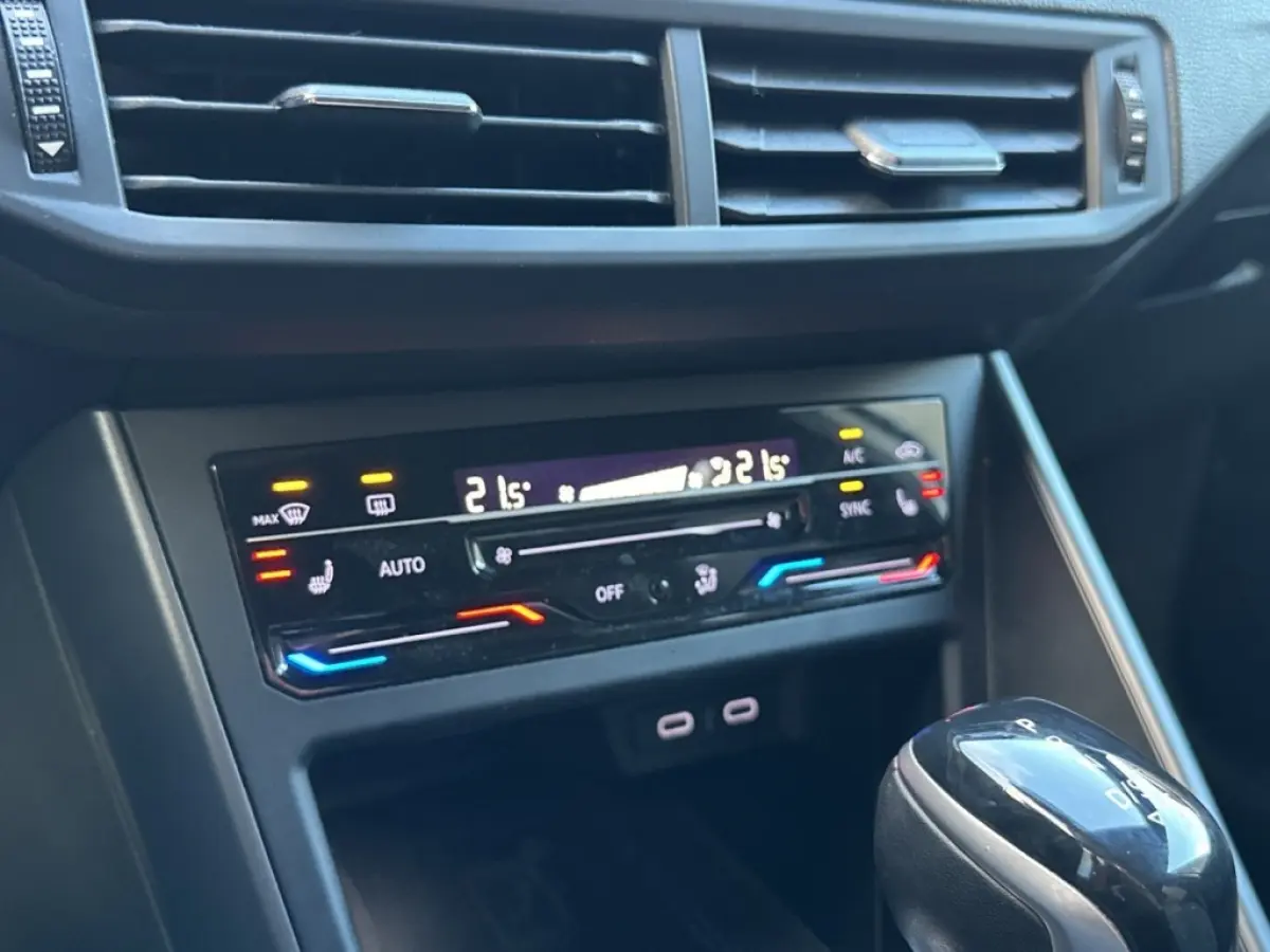 1.0 TSI DSG R-LINE PANO-DAK/CAMERA/ACC/IQ-LIGHTS/STOELVERW/CARPLAY