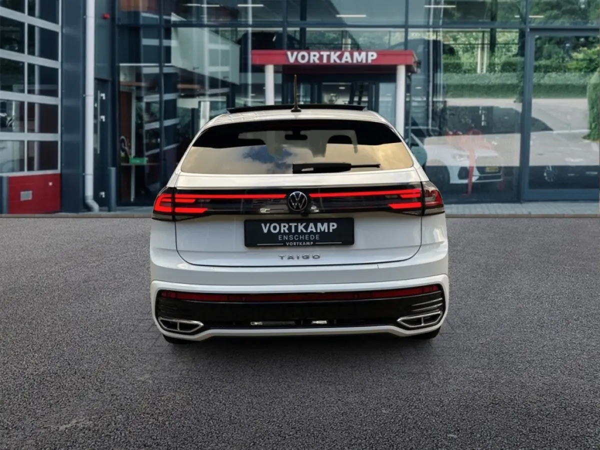 1.0 TSI DSG R-LINE PANO-DAK/CAMERA/ACC/IQ-LIGHTS/STOELVERW/CARPLAY