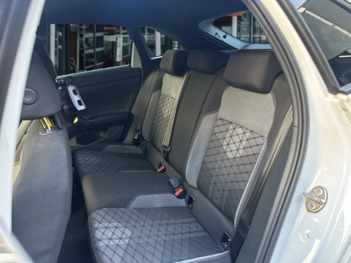 1.0 TSI DSG R-LINE PANO-DAK/CAMERA/ACC/IQ-LIGHTS/STOELVERW/CARPLAY
