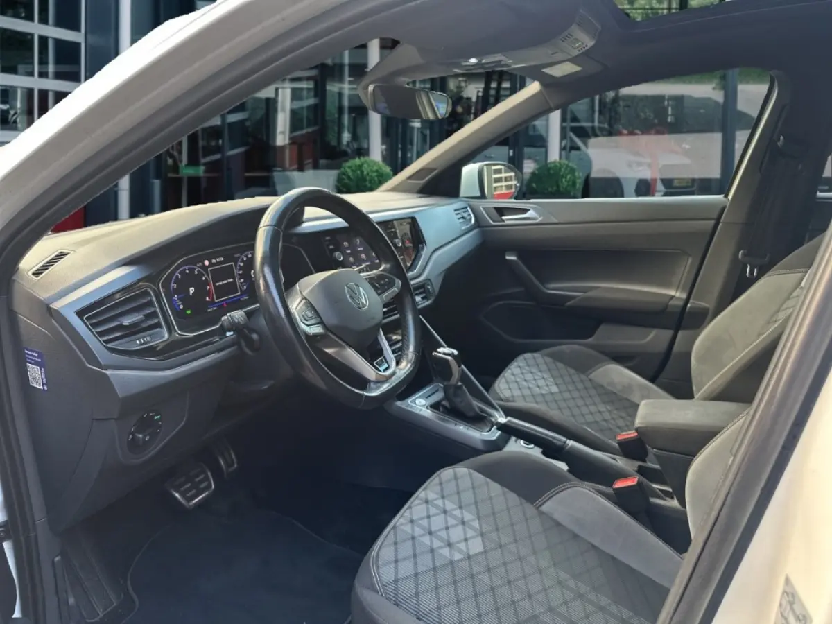 1.0 TSI DSG R-LINE PANO-DAK/CAMERA/ACC/IQ-LIGHTS/STOELVERW/CARPLAY