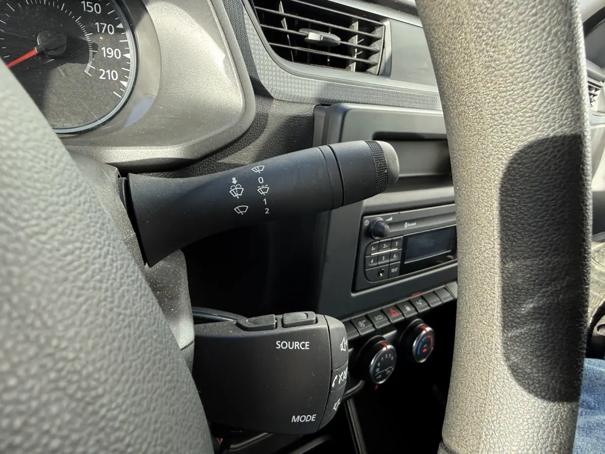 1.5 Blue dCi L1 Airco Cruise Control Trekhaak Parkeersensoren Achter Sidebars Euro 6