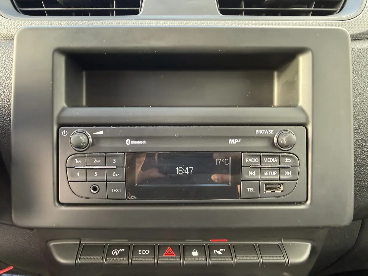 1.5 Blue dCi L1 Airco Cruise Control Trekhaak Parkeersensoren Achter Sidebars Euro 6