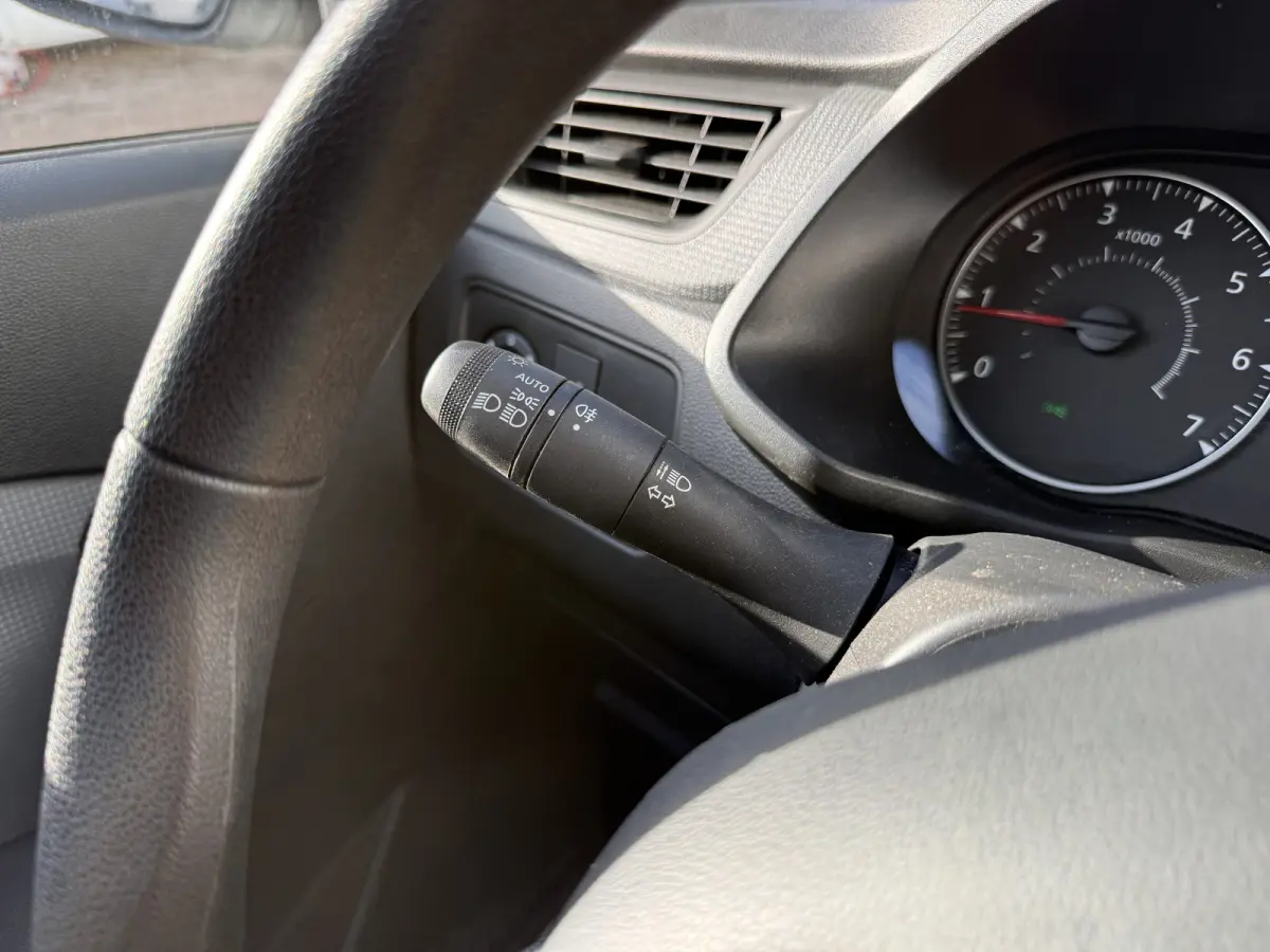 1.5 Blue dCi L1 Airco Cruise Control Trekhaak Parkeersensoren Achter Sidebars Euro 6