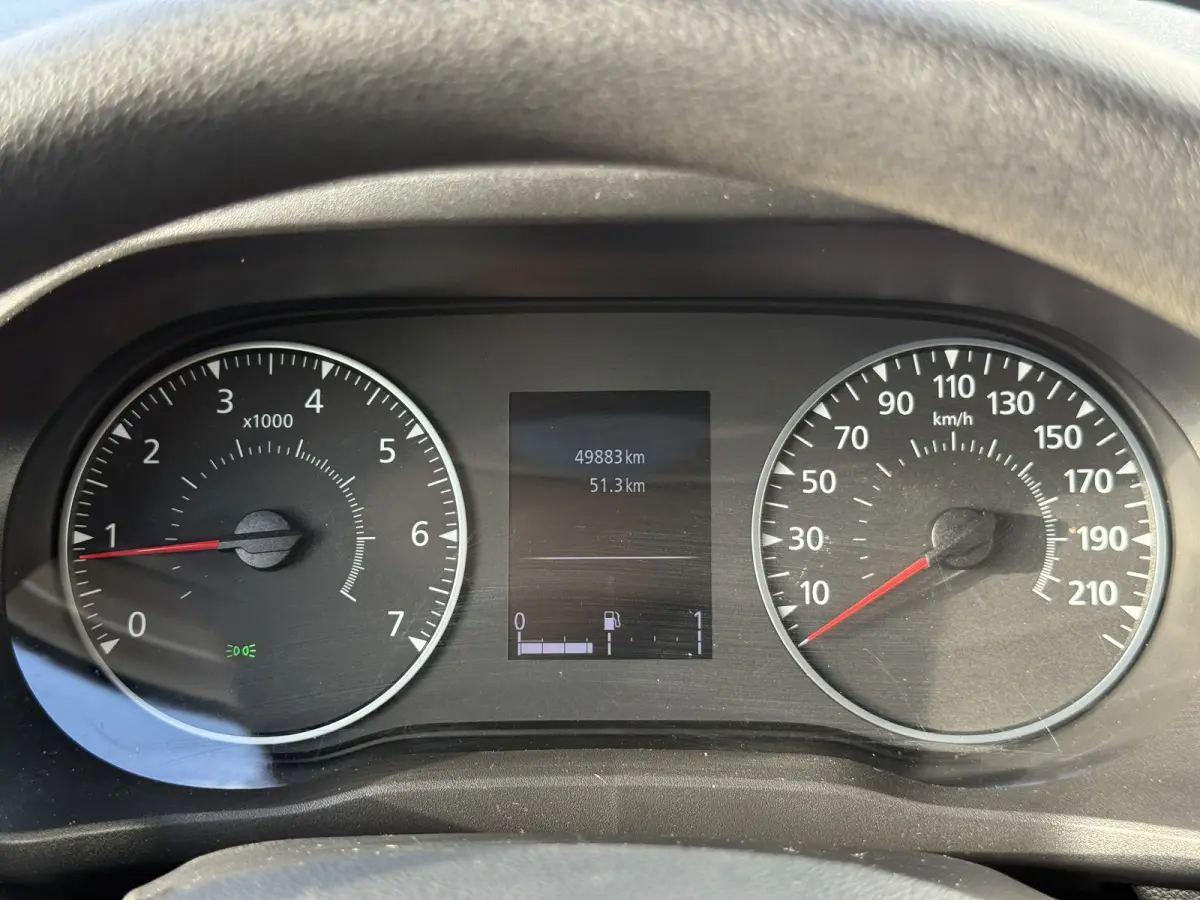 1.5 Blue dCi L1 Airco Cruise Control Trekhaak Parkeersensoren Achter Sidebars Euro 6