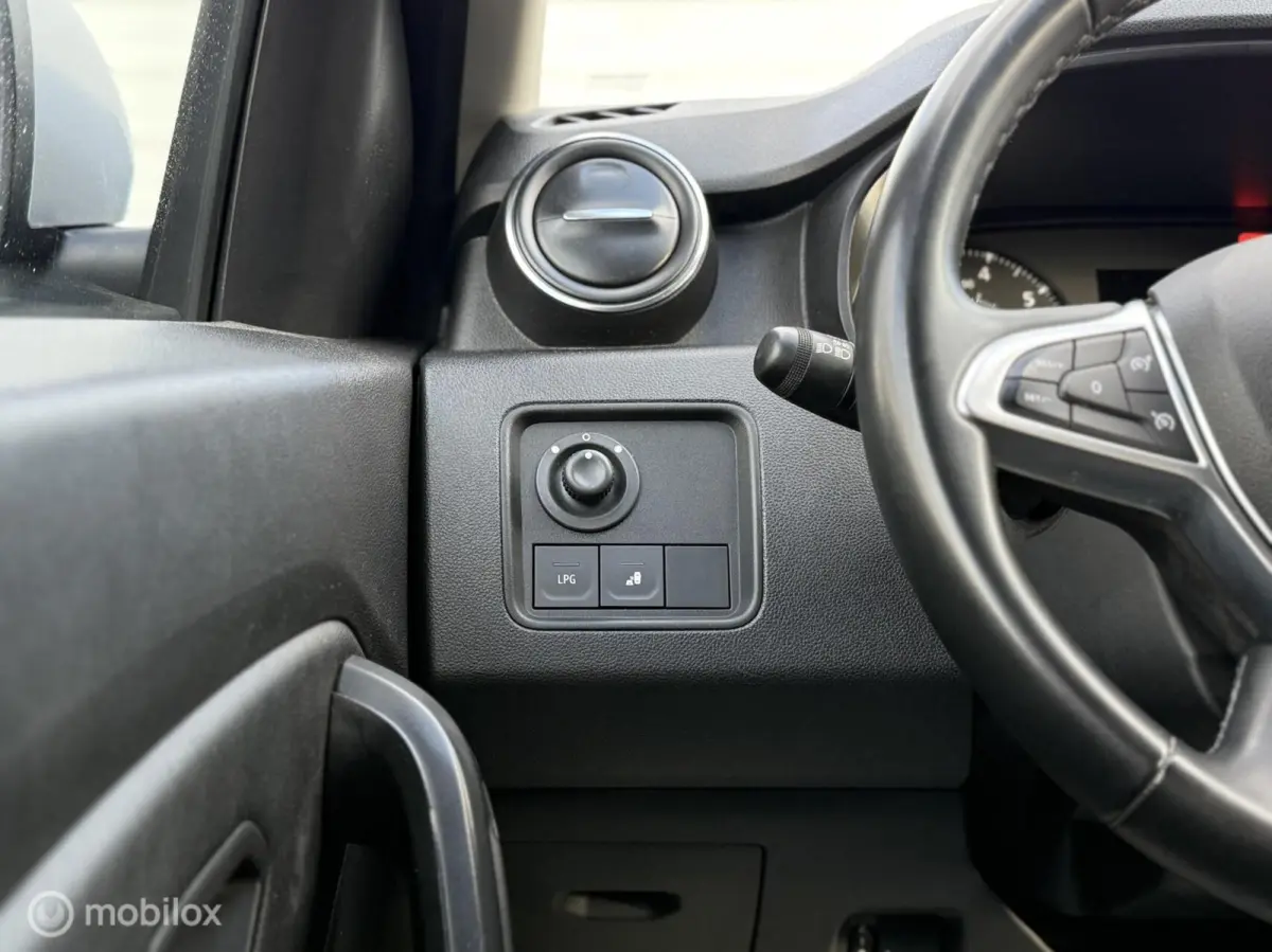 1.0 TCe Bi-Fuel | LPG | CarPlay | Camera