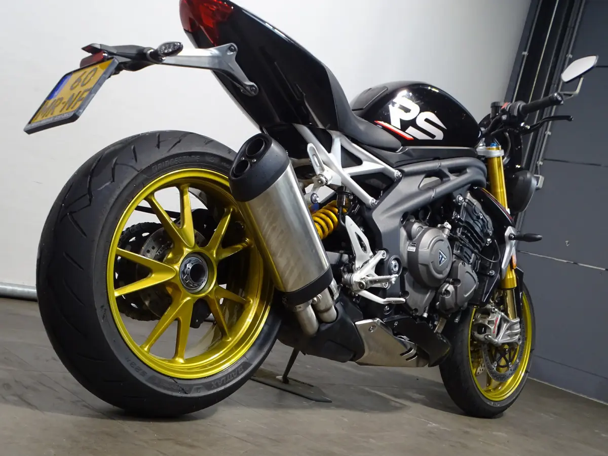 1200 RS