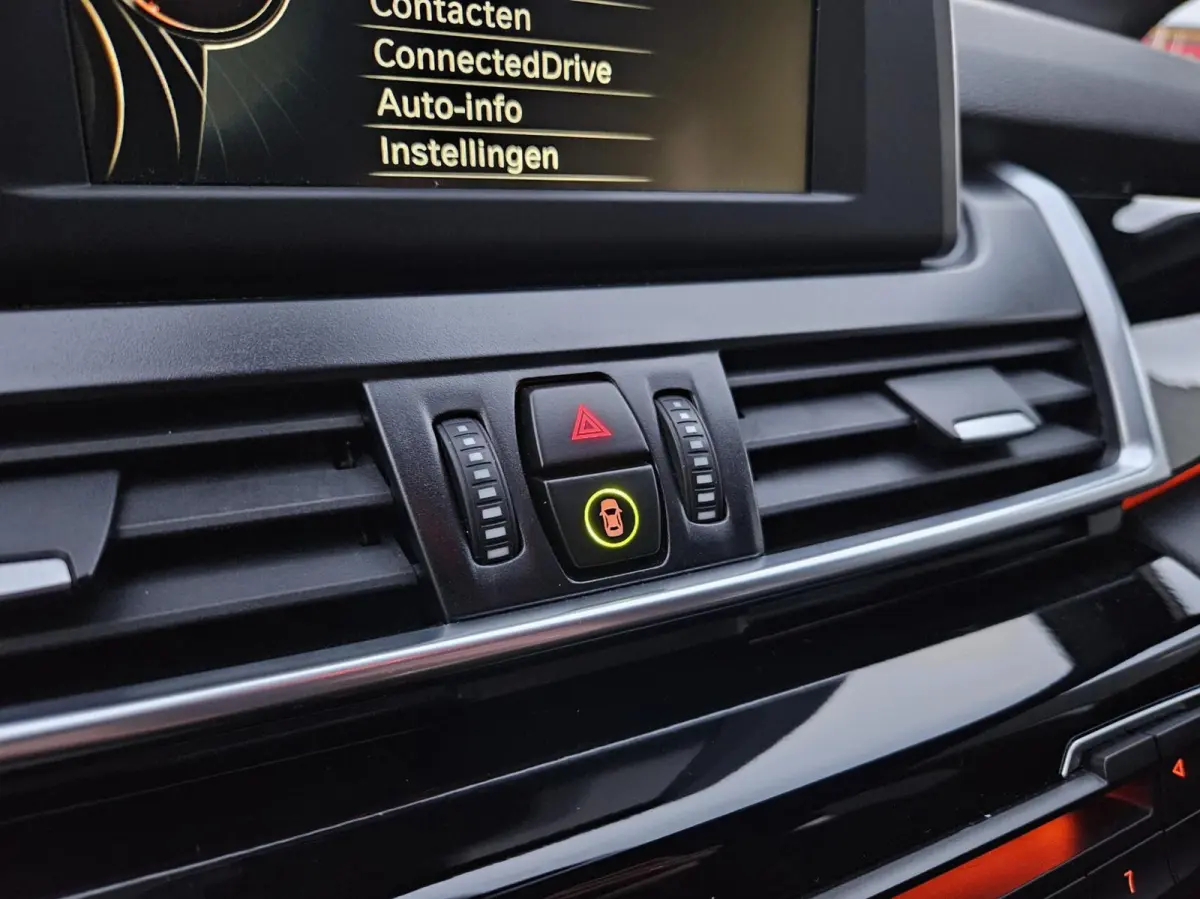 218i High Executive Sport Automaat