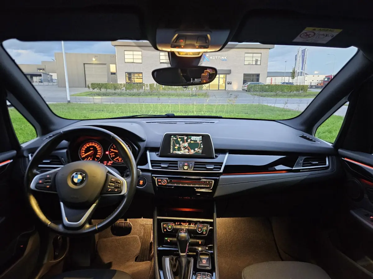 218i High Executive Sport Automaat