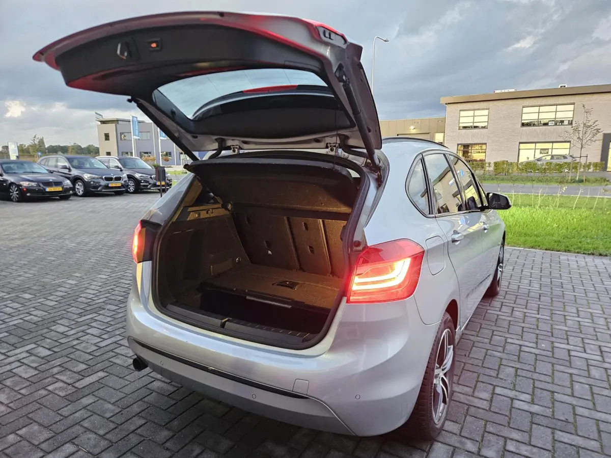 218i High Executive Sport Automaat
