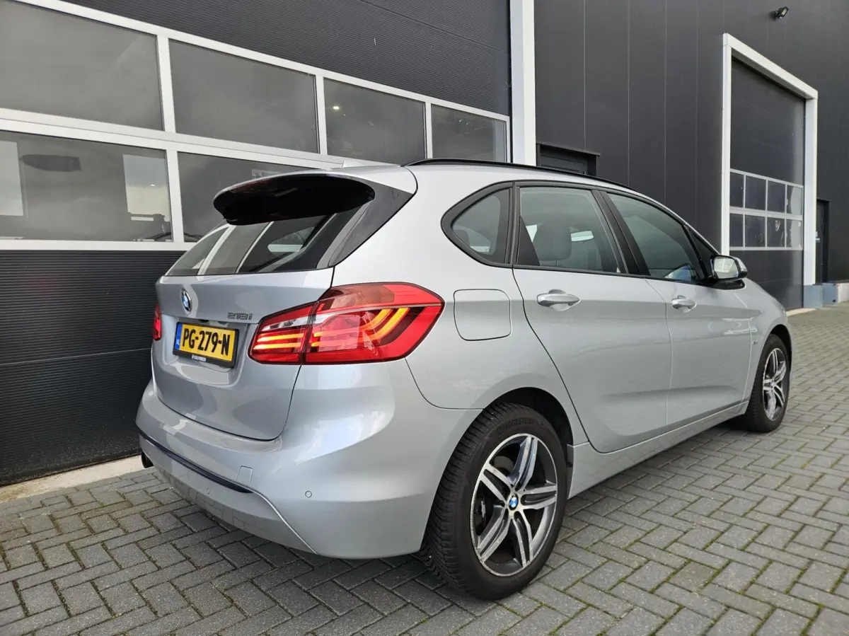 218i High Executive Sport Automaat