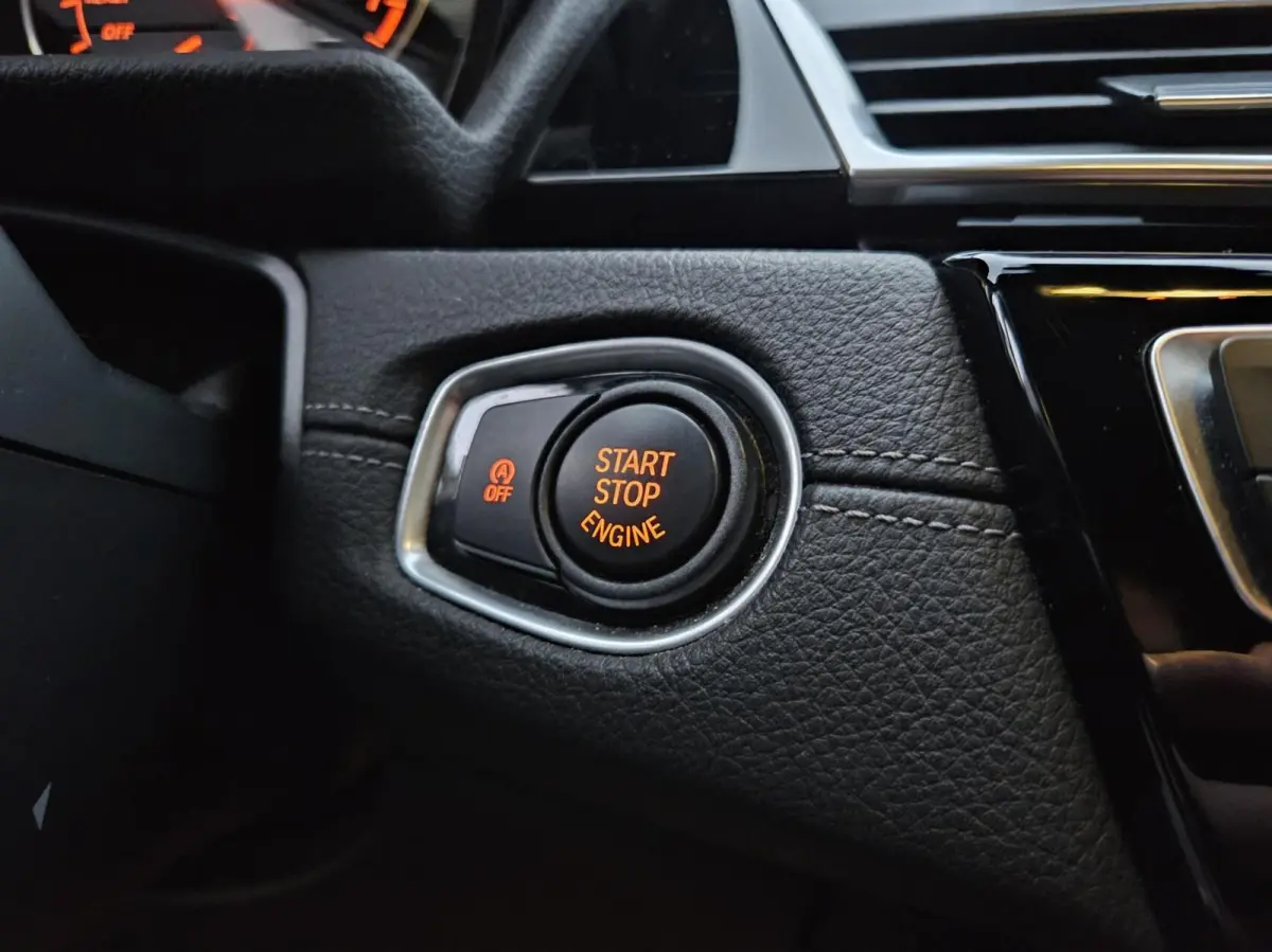 218i High Executive Sport Automaat