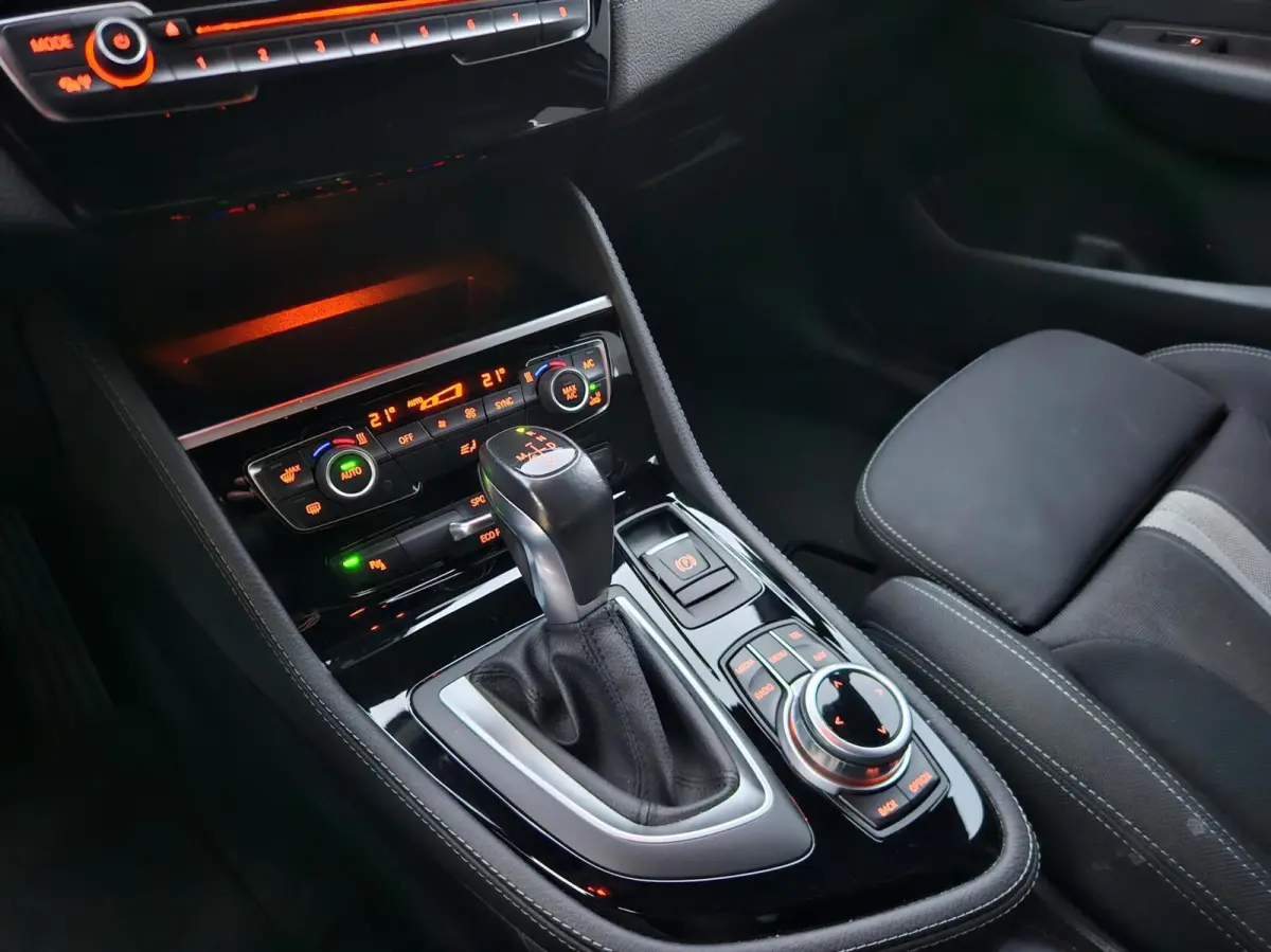 218i High Executive Sport Automaat